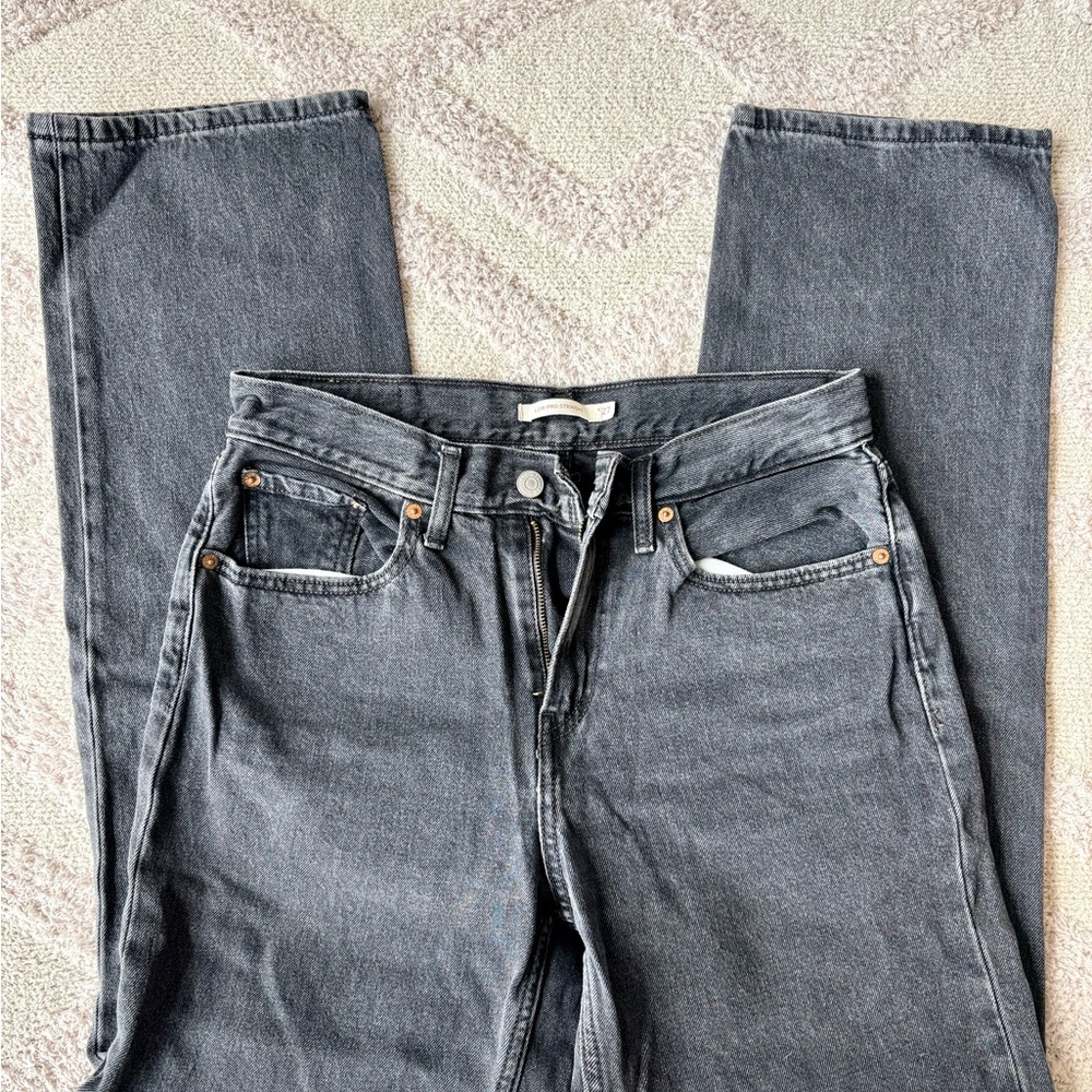Levi's Women’s Straight Leg Jeans in Washed Black